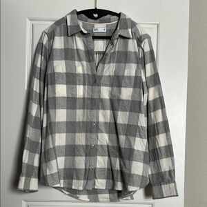 Croft & Barrow Gray and White Plaid long sleeve flannel shirt